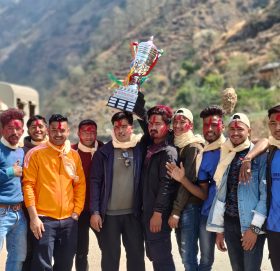 भलिबल प्रतियोगितामा प्रथम टिमलाइ रिप्सन कन्ट्रसनद्धारा सम्मान