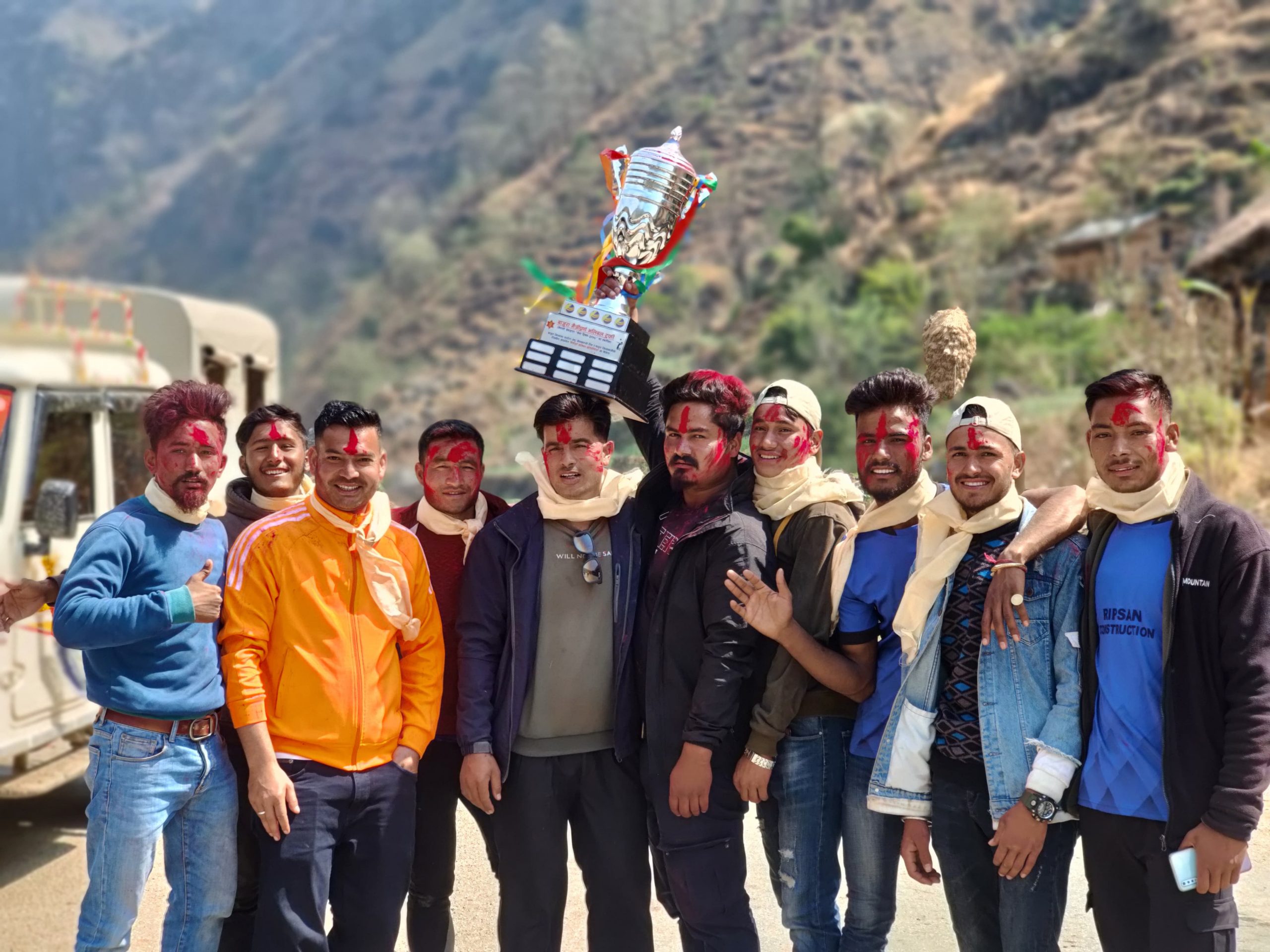 भलिबल प्रतियोगितामा प्रथम टिमलाइ रिप्सन कन्ट्रसनद्धारा सम्मान
