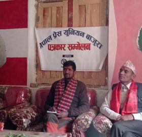 सम्बिधान कुल्चन कसैलाइ अधिकार छैन : सासंद खड्का