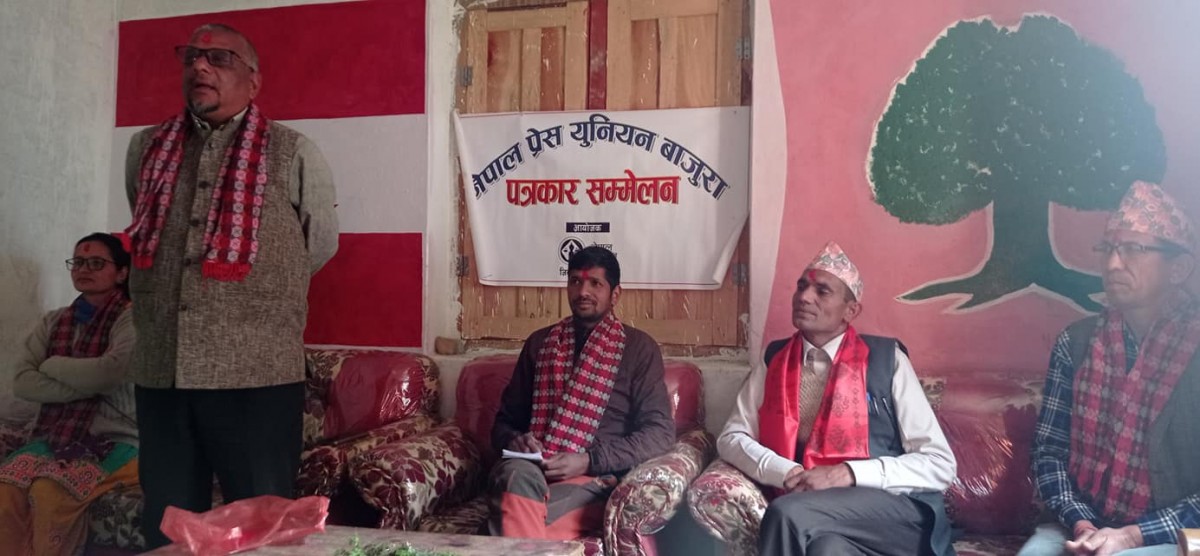 सम्बिधान कुल्चन कसैलाइ अधिकार छैन : सासंद खड्का