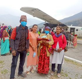 कुपोषित बालिकालाइ उपप्रमुख रेग्मिले उद्धार गरेर काठमाडौ पठाइन