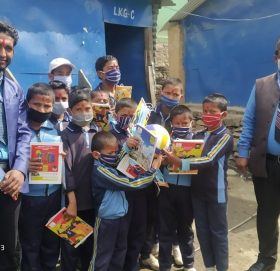 प्रेम नेपालीले गरे जन्म दिनको अबसरमा अनाथ लाई सहयोग