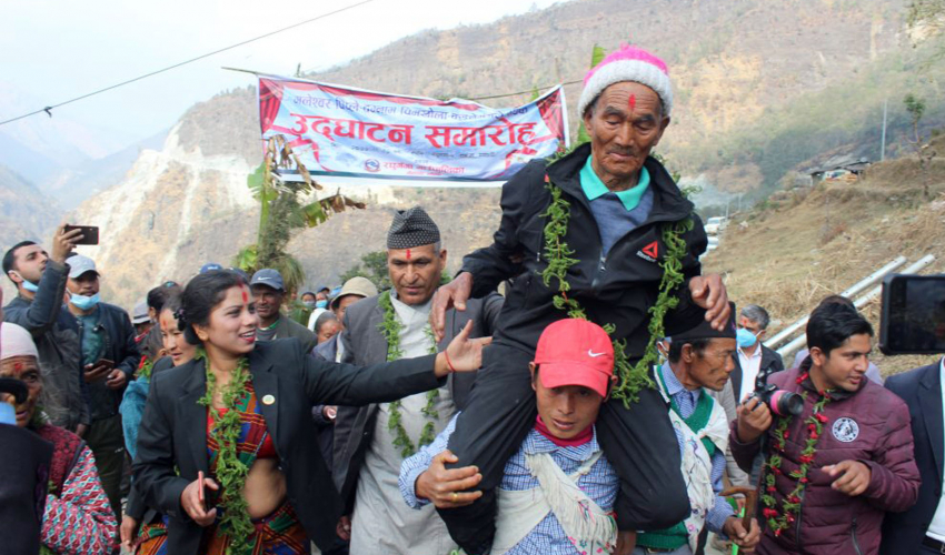 दुर्गम बस्ती जोड्ने सडक निर्माण, बाजागाजासहित खुशीयाली