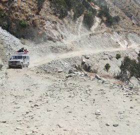 कर्णालि करीडोरमा ५ सिट पाँस भएको जिबले तेब्बर यात्रु बाेक्दै