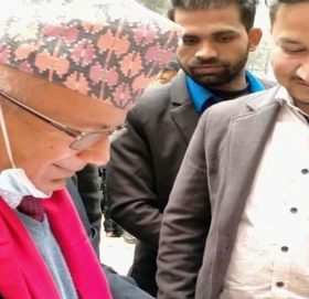 नेविसंघको अनसनमा माधव नेपालको ऐक्यवद्धता, भने- मेरो समर्थन छ