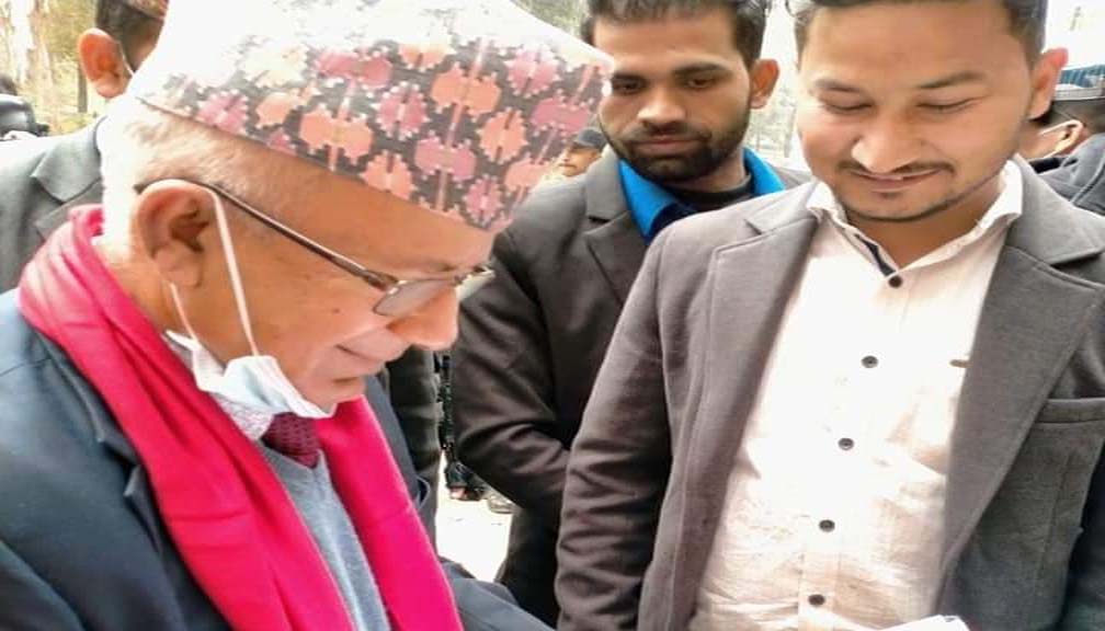 नेविसंघको अनसनमा माधव नेपालको ऐक्यवद्धता, भने- मेरो समर्थन छ