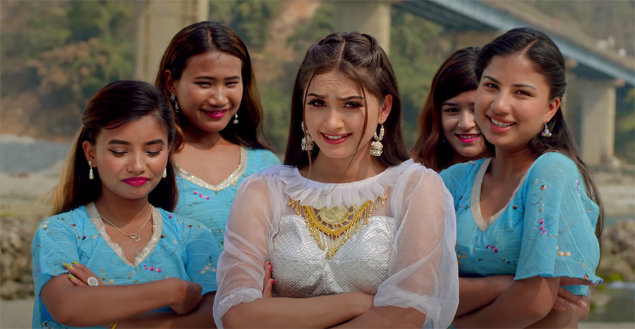 टिकटकमा हिट शान्तीश्री र बाबुको ‘चौका दाउ’