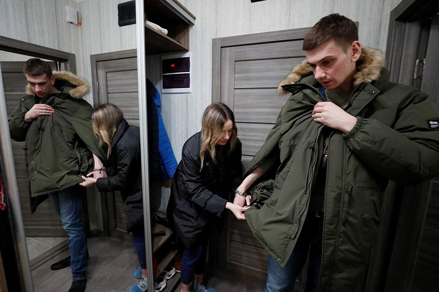 घरझगडा साम्य पार्न लोग्नेस्वास्नीले आफैं लगाए ३ महिना हतकडी