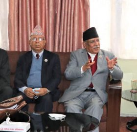 प्रचण्ड-माधव समूहले दिएको सूचना दर्ता गर्न संसद सचिवालयद्वारा अस्वीकार