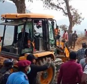 महिलालाई जिउँदै पुरेर एक्स्काभेटर चालक फरार