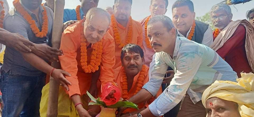 परोहामा जनता अवासकाे मार्फत,विधायकहरु द्वारा ४८ दलितको घर शिलान्यास