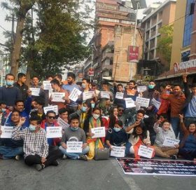 मुगुमा ९ वर्षीया बालिकाको बलात्कारपछि हत्या भएको भन्दै नेविसंघको प्रदर्शन