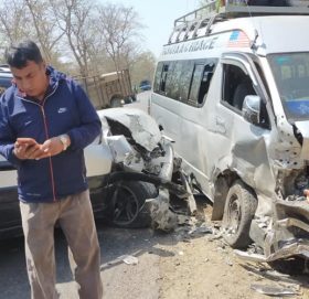 कैलालीमा हाईस र जिप ठोक्किँदा ९ जना घाइते