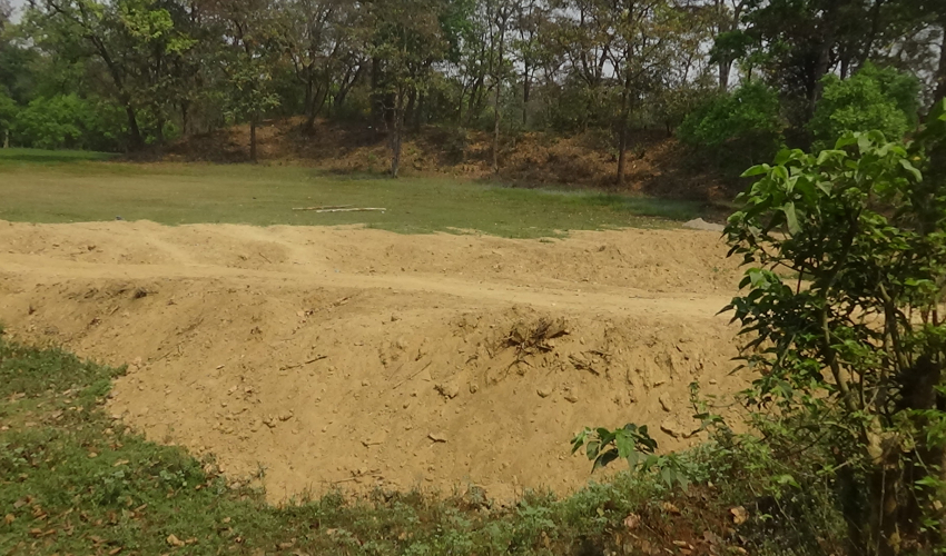 घोडाघोडी ताल अतिक्रमणको चपेटामा, ताल पुरेर खेल मैदान बनाइँदै
