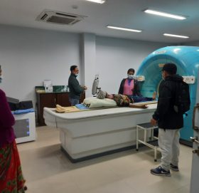 आर्थिक अभाबमा अलपत्र आउसेको शिक्षण अस्पताल काठमाडौमा उपचार हुदै