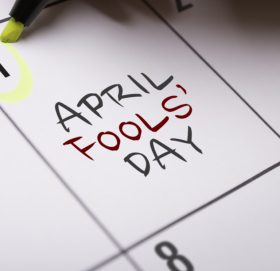 आज अप्रिल फुल्स डे : यसरी सुरु भयो मूर्ख बनाउने चलन