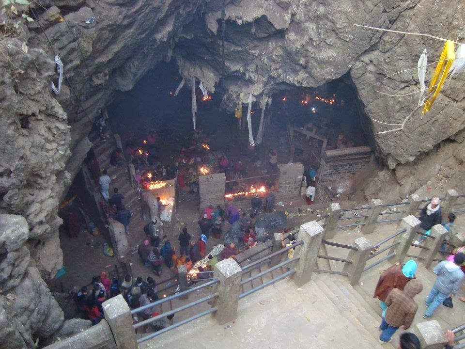 कोरोना कहरबीच हलेसीमा रामनवमी मेला, दर्शनार्थी तथा भक्तजनको घुइँचो