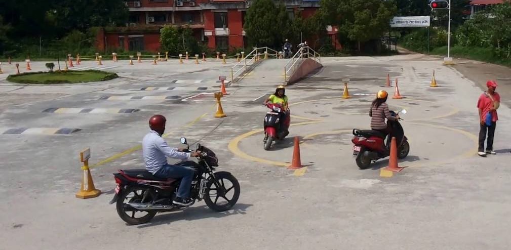 १ वर्षका लागि परीक्षणकालीन लाइसेन्स दिने तयारी