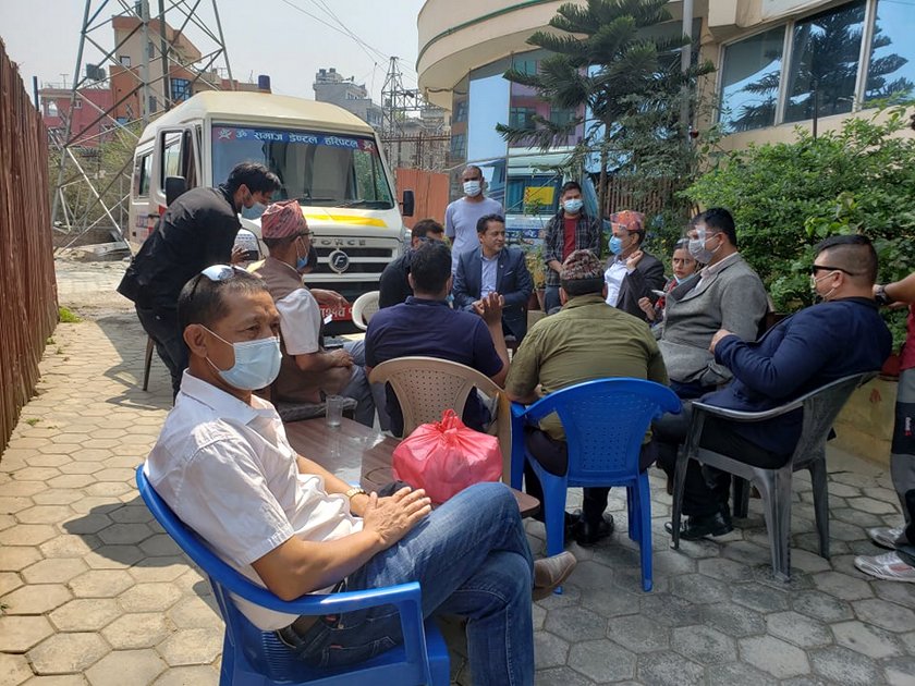 गरिब, दुःखी अनि असहायका लागि निःशुल्क एम्बुलेन्स सेवा उपलब्ध गराउँदै छन् यी संस्था र व्यक्तिहरु