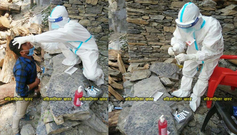 बाजुरा : स्वास्थ्यकर्मी घरमै पुुगेर कोभिड जाँच र बिरामीलाई उपचार तथा परामर्श गर्दै