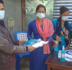 आइडिएस नेपालद्धारा त्रिबेणी नगरपालिकामा मास्क बितरण