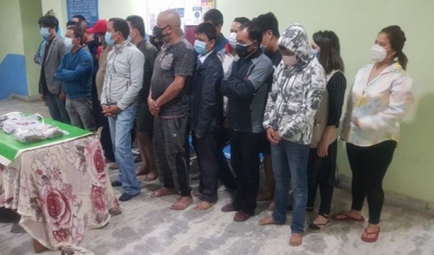 ११ लाख रुपैयाँसहित २५ जुवाडे पक्राउ