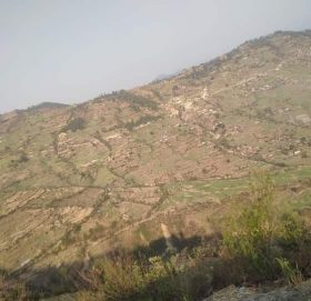 बझाङको कैलाशबस्तीमा विद्युत पोल र लाइन जडान भयपनि बिजुली बलेन