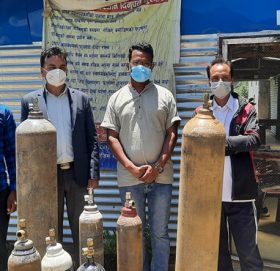 बोलन्या थली बाजुरा को पहलमा अक्सिजन हस्तान्तरण