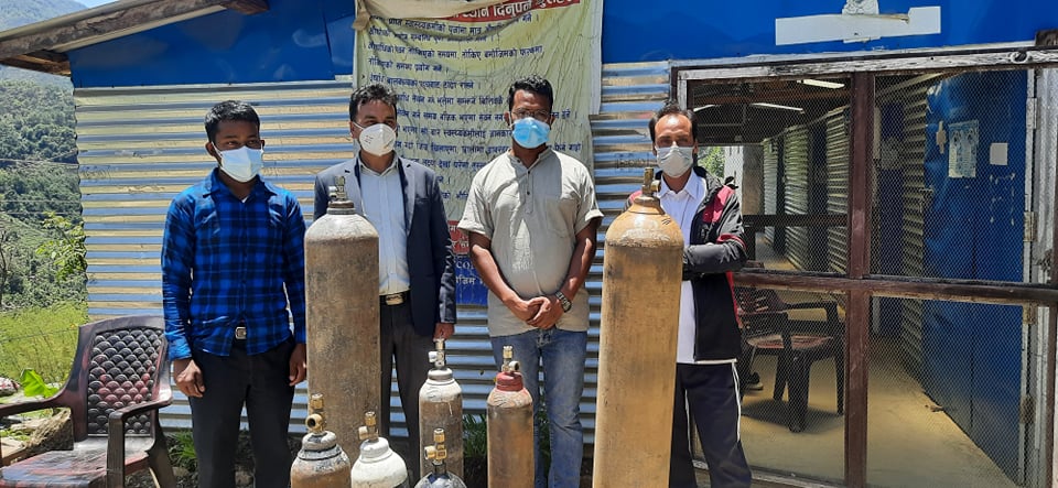 बोलन्या थली बाजुरा को पहलमा अक्सिजन हस्तान्तरण