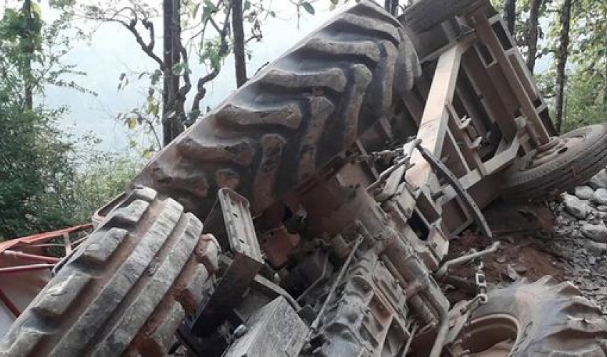 बझाङमा ट्रयाक्टर दुर्घटना हुँदा कैलालीका एक जनाको मृत्यु