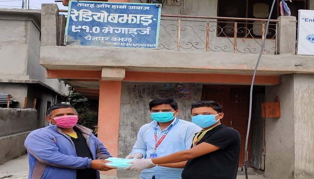 पत्रकार लाई मास्क बितरण