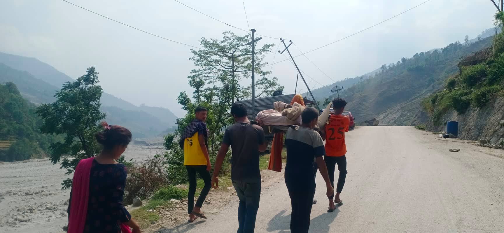 कोरोनाको महामारीमा सदरमुकाम मार्तडीमा बिरामी बोक्ने एम्बुलेन्स छैन