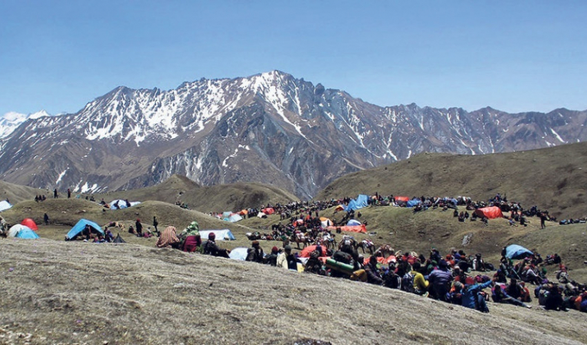 यार्सागुम्बा नखुल्दै पाटन पुगेका एकको मृत्यु