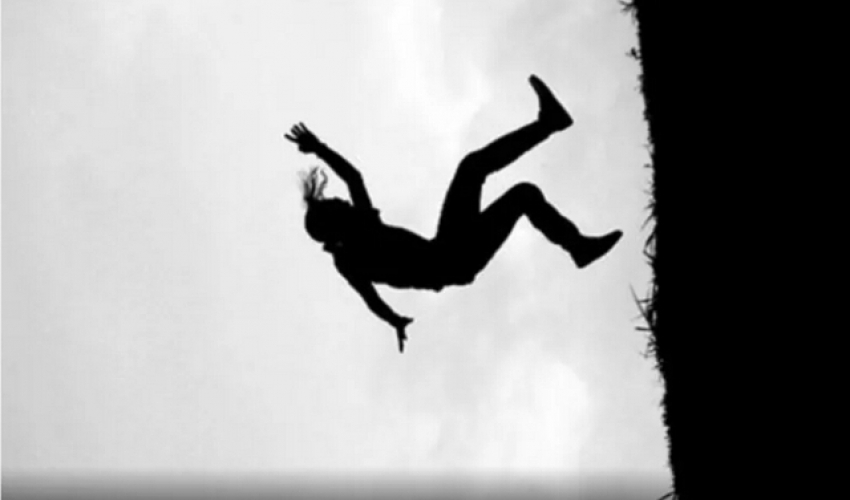 धनगढीमा घरको छतबाट खसेर एक जनाको मृत्यु