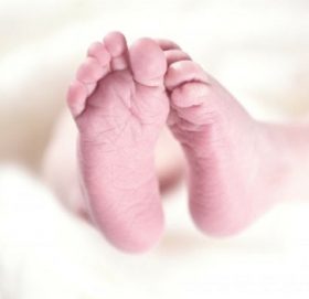 आमाको कोभिड नतिजा नेगेटिभ, नवजात शिशुको पोजेटिभ