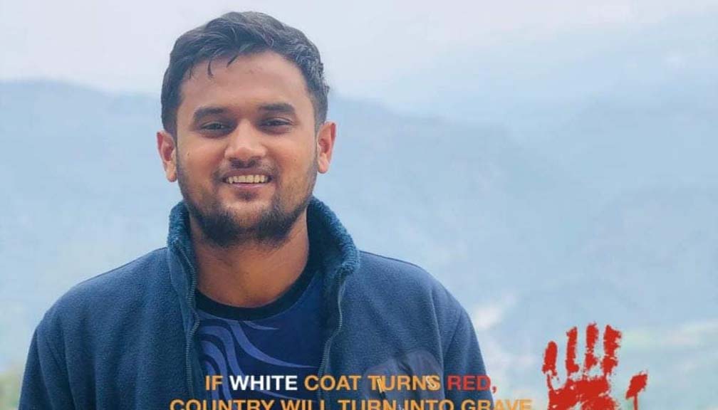 जिल्ला अस्पताल बाजुराका प्रमुख डाक्टर जोशीद्धारा अक्सिजन ब्यबस्थापनका लागि १० हजार सहयोग