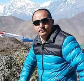 स्वामिकार्तिक खापर गाउँपालिका सुचना अधिकारी शाहीद्धारा अक्सिजन जोहो गर्न ५ हजार सहयोग