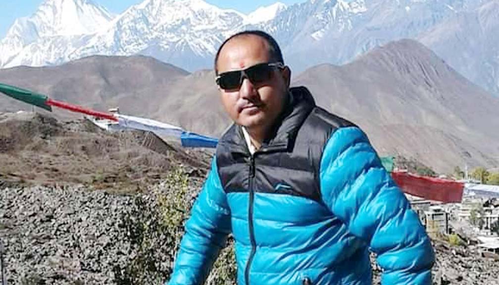 स्वामिकार्तिक खापर गाउँपालिका सुचना अधिकारी शाहीद्धारा अक्सिजन जोहो गर्न ५ हजार सहयोग