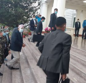 जेठ २ गते वरपर रहेर समस्या समाधान गर्ने एमालेमा सहमति