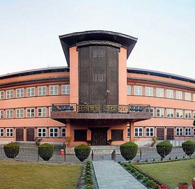 सर्वोच्चद्वारा भूमि आयोग खारेज गर्ने सरकारको निर्णय बदर