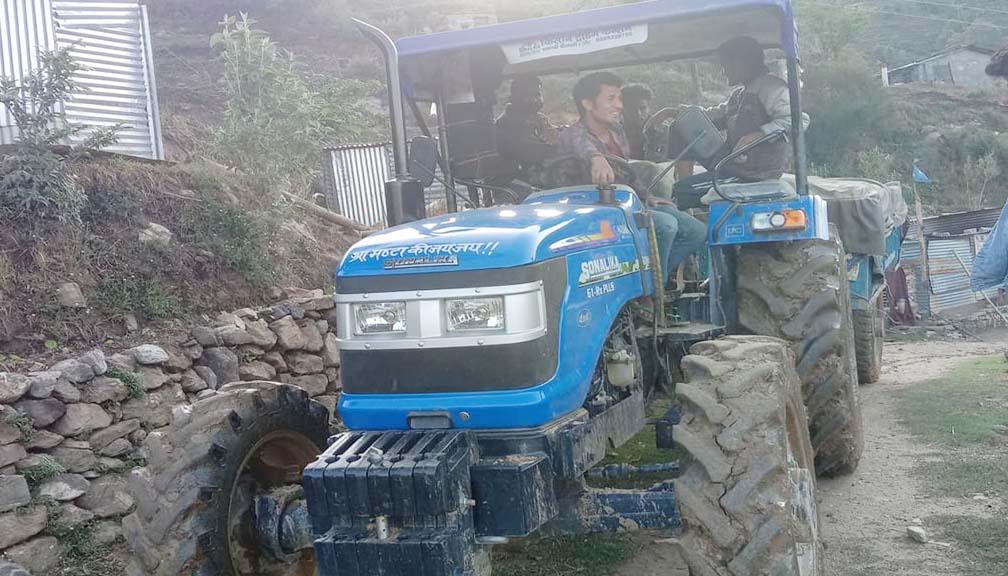 बाजुराका ग्रामिण बजारमा निषेधाज्ञा उल्लघन गर्दै ब्यवासायी