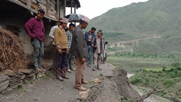 पहिरोका कारण हिमाली गाउँपालिकाका ३३ परिवार बिस्तापित (नामावली सहित)