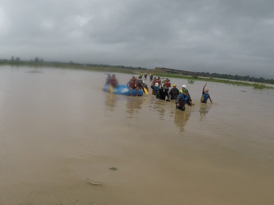 १९ घन्टा देखि टापुमा फसेका ब्यक्तिको सशस्त्र प्रहरीद्वारा उद्दार