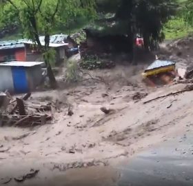 एक हजार मानिस विस्थापित, २५ प्रतिशत सडक ध्वस्त, १० वटा पुल बगे