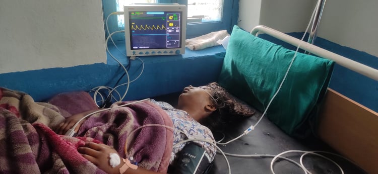 प्रतिकुल मौसमले लडेर घाइते भएकि किशोरीको चार दिन सम्म पनि काेल्टि बाट उद्धार हुन सकेन