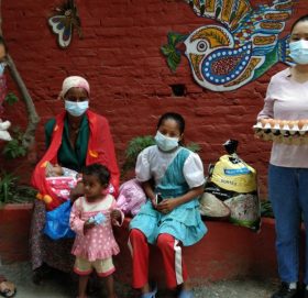 खाद्य संकटमा परेका १६ सय बढि परिवारलार्ई शान्ति सेवा गृहद्धारा खाद्यन्न सहयोग