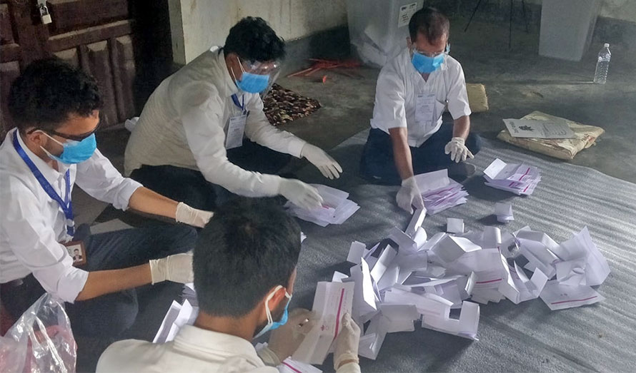 राष्ट्रिय सभाको उपचुनाव : मतपेटिकाभित्र पीसीआर रिपोर्ट खसालियो