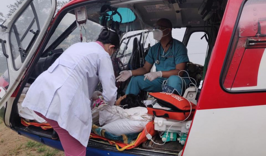 पेटभित्रै बच्चाको मृत्युपछि आमाको उद्धार