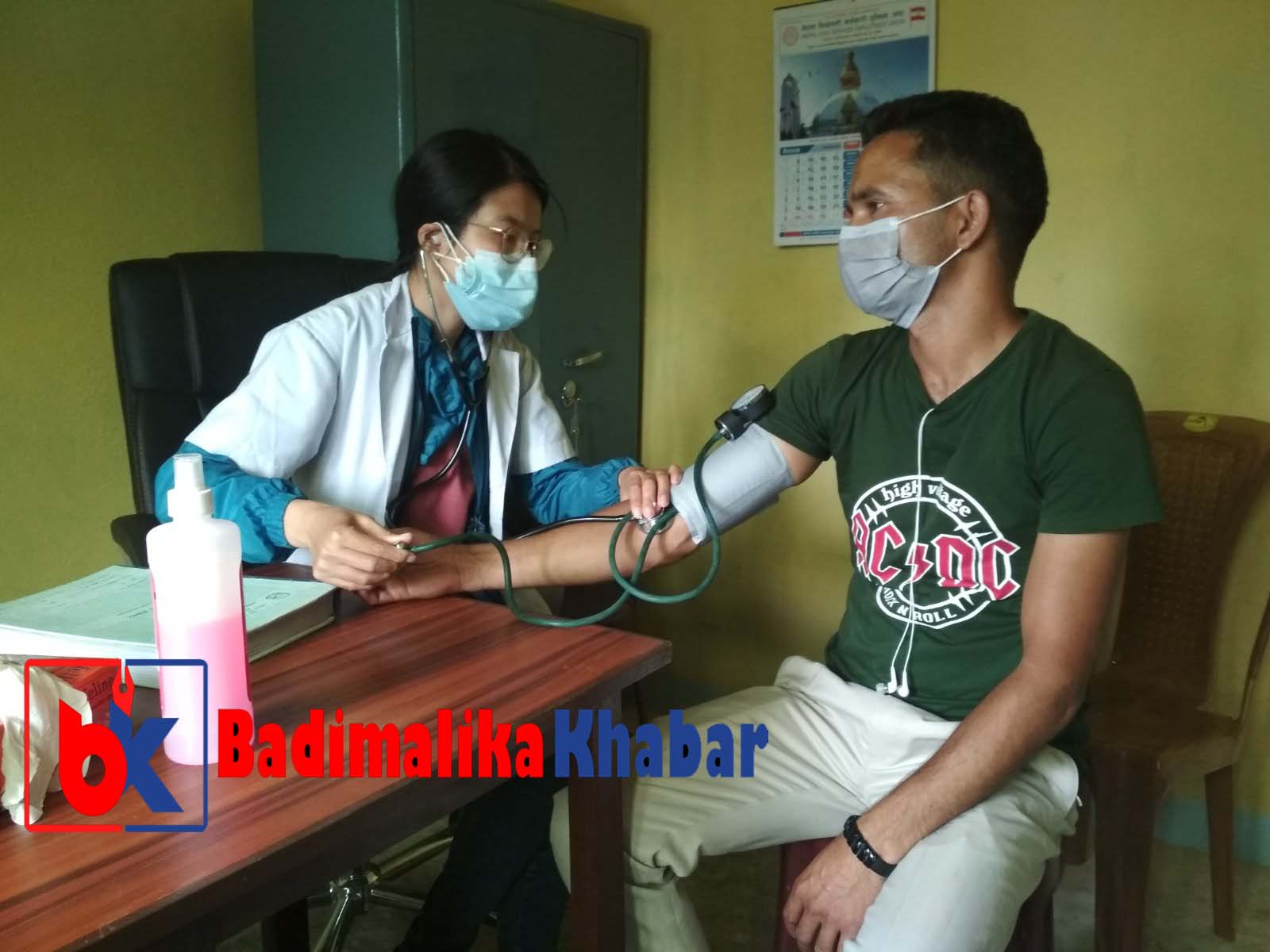 त्रिबेणी नगरपालिकामा चिकित्सक द्धारा नियमित स्वास्थ्य सेवा