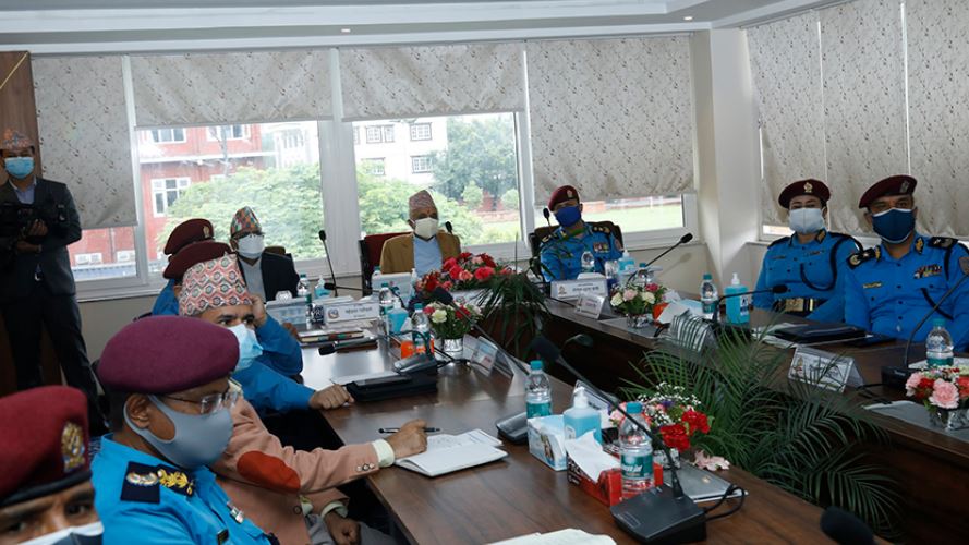 निर्वाचनका लागि तयार रहन प्रहरीलाई गृहमन्त्रीको निर्देशन